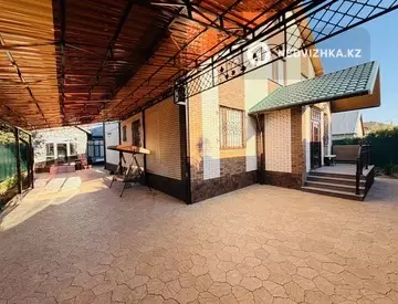 7-комнатный дом, 6 соток, 250 м²