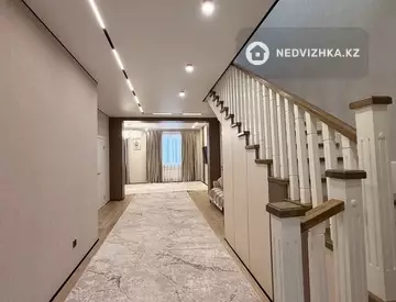 7-комнатный дом, 6 соток, 250 м²