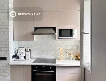 4-комнатная квартира, этаж 2 из 9, 105 м²