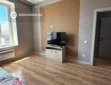 1-комнатная квартира, этаж 5 из 10, 38 м²