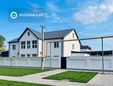 7-комнатный дом, 20 соток, 450 м²