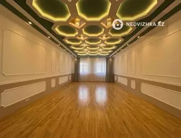 7-комнатный дом, 20 соток, 450 м²