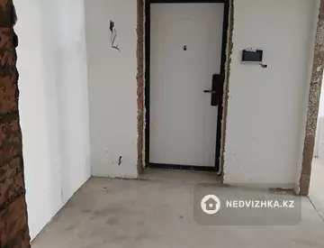 2-комнатная квартира, этаж 2 из 9, 60 м²