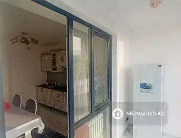 2-комнатная квартира, этаж 10 из 10, 77 м², На длительный срок