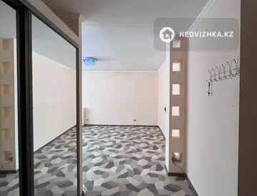 2-комнатная квартира, этаж 1 из 9, 53 м²
