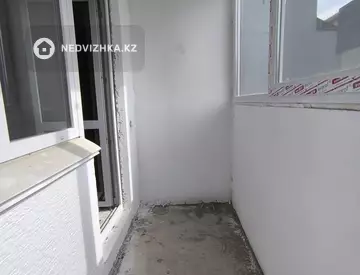1-комнатная квартира, этаж 1 из 12, 36 м²