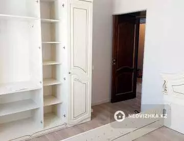 3-комнатная квартира, этаж 4 из 5, 68 м²