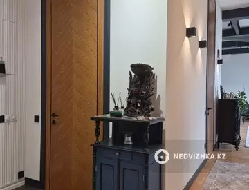 3-комнатная квартира, этаж 9 из 12, 102 м²