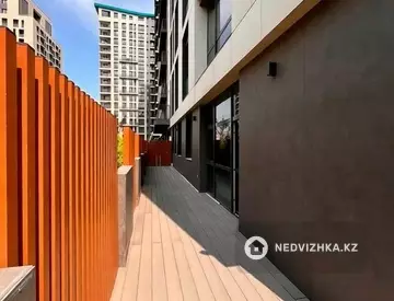 4-комнатная квартира, этаж 1 из 16, 145 м²