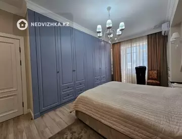 5-комнатная квартира, этаж 7 из 12, 158 м²