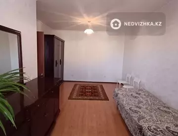 3-комнатная квартира, этаж 8 из 12, 65 м²