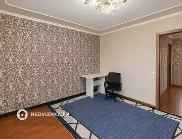 3-комнатная квартира, этаж 8 из 10, 82 м²