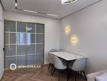 3-комнатная квартира, этаж 8 из 17, 80 м²