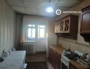 3-комнатная квартира, этаж 4 из 5, 65 м²