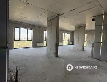 4-комнатная квартира, этаж 5 из 7, 110 м²