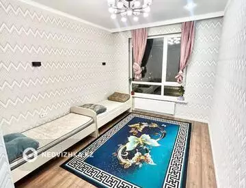 3-комнатная квартира, этаж 5 из 12, 75 м², На длительный срок