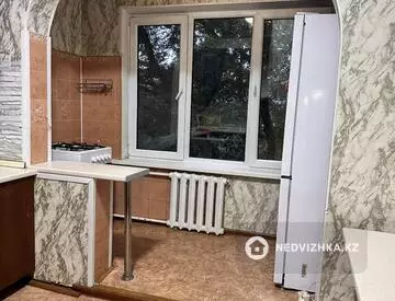 2-комнатная квартира, этаж 4 из 5, 55 м²