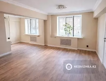 3-комнатная квартира, этаж 1 из 5, 70 м²