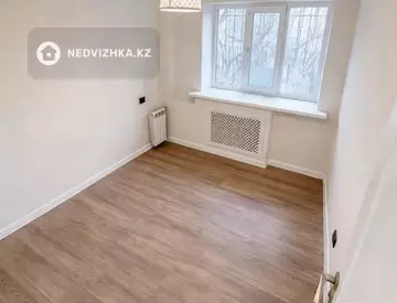 3-комнатная квартира, этаж 1 из 5, 70 м²
