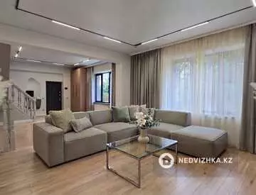 5-комнатный таунхаус, 1 соток, 250 м², На длительный срок