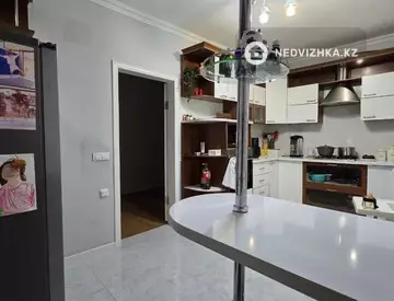 7-комнатный дом, 10 соток, 400 м², На длительный срок