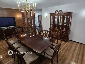 5-комнатный дом, 12 соток, 350 м², На длительный срок