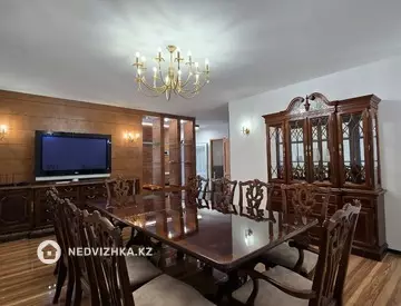 5-комнатный дом, 12 соток, 350 м², На длительный срок