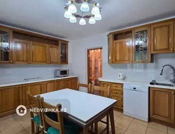 5-комнатный дом, 12 соток, 350 м², На длительный срок