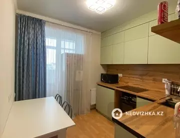 1-комнатная квартира, этаж 4 из 10, 36 м²