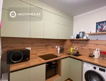 1-комнатная квартира, этаж 4 из 10, 36 м²