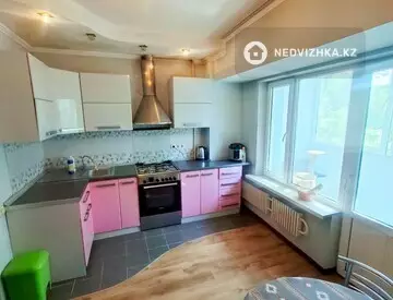 2-комнатная квартира, этаж 3 из 5, 54 м²