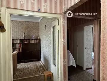 3-комнатная квартира, этаж 4 из 5, 67 м²