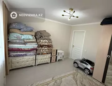 3-комнатная квартира, этаж 9 из 9, 80 м²
