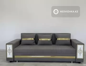 2-комнатная квартира, этаж 8 из 9, 55 м², Посуточно