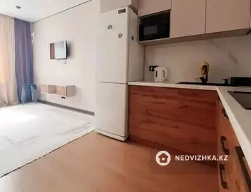 2-комнатная квартира, этаж 7 из 7, 56 м², На длительный срок