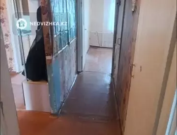 3-комнатная квартира, этаж 4 из 5, 59 м²
