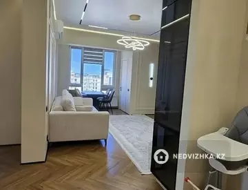 4-комнатная квартира, этаж 10 из 19, 97 м²