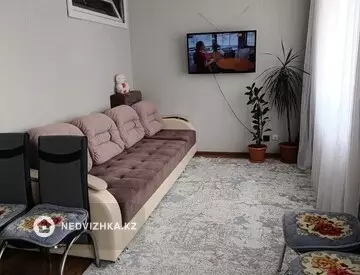 2-комнатная квартира, этаж 3 из 6, 38 м²