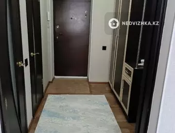 2-комнатная квартира, этаж 3 из 6, 38 м²