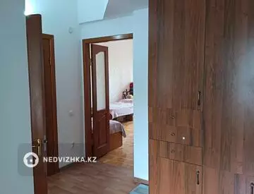 2-комнатная квартира, этаж 4 из 5, 53 м²