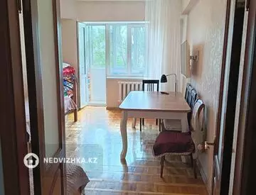 2-комнатная квартира, этаж 4 из 5, 53 м²