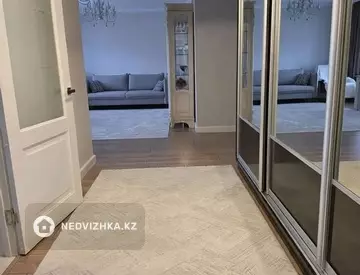 3-комнатная квартира, этаж 4 из 6, 103 м²