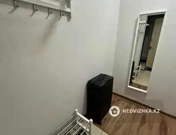 1-комнатная квартира, этаж 4 из 6, 37 м²