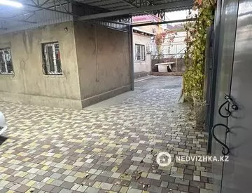 4-комнатный дом, 7.5 соток, 130 м²