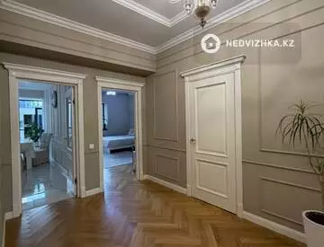 4-комнатная квартира, этаж 4 из 14, 147 м²