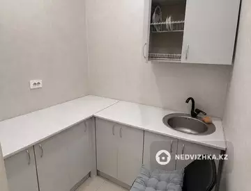 Салон, этаж 2 из 2, 24 м², На длительный срок
