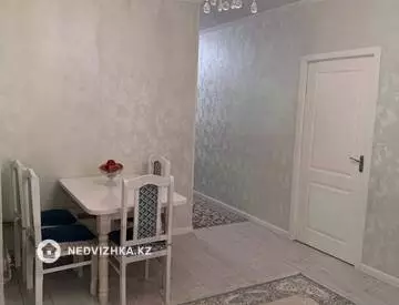 1-комнатная квартира, этаж 3 из 17, 50 м²