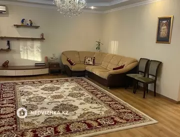 4-комнатная квартира, этаж 5 из 12, 104 м²