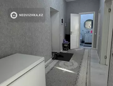 2-комнатная квартира, этаж 8 из 10, 64 м²