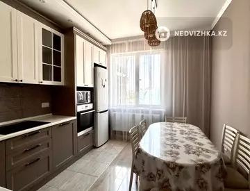 3-комнатная квартира, этаж 13 из 24, 83 м²